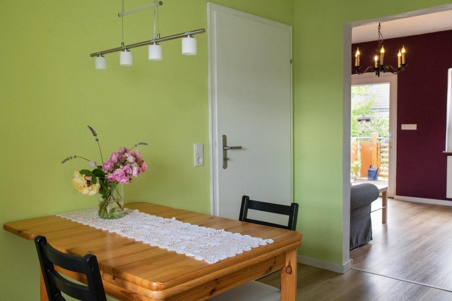 Farbenfrohe Ferienwohnung Детмольд Экстерьер фото